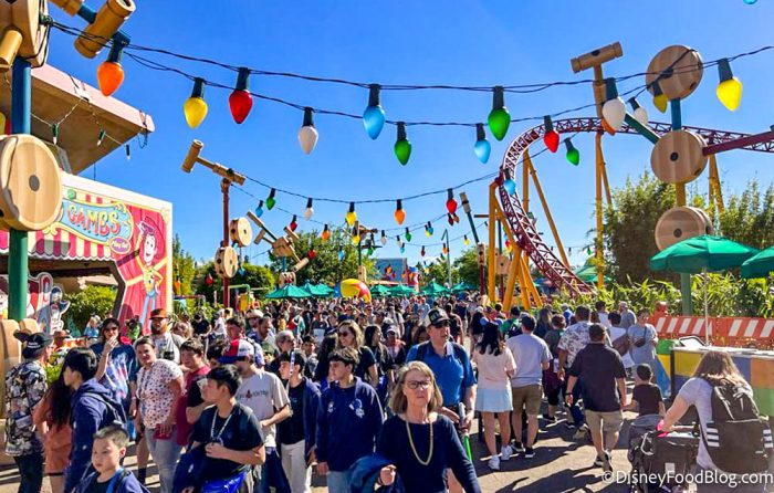2023-wdw-atmos-dhs-toy-story-land-crowds