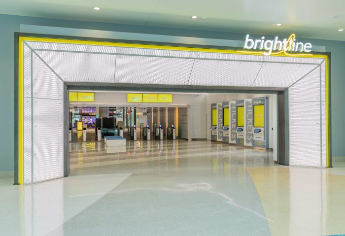 2023-brightline-orlando-airport-train-en