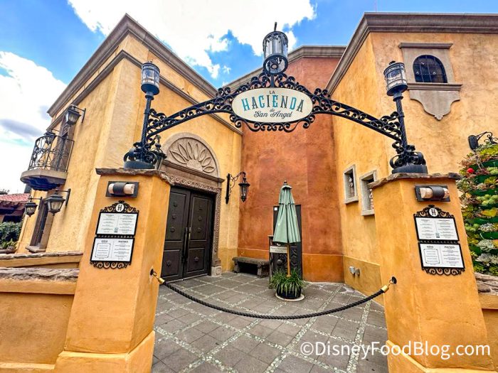 2023-WDW-EPCOT-Hacienda-de-San-Angel-Atm