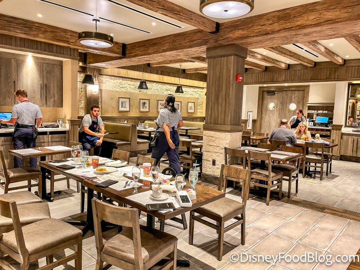 wdw-2023-epcot-la-creperie-de-paris-rest