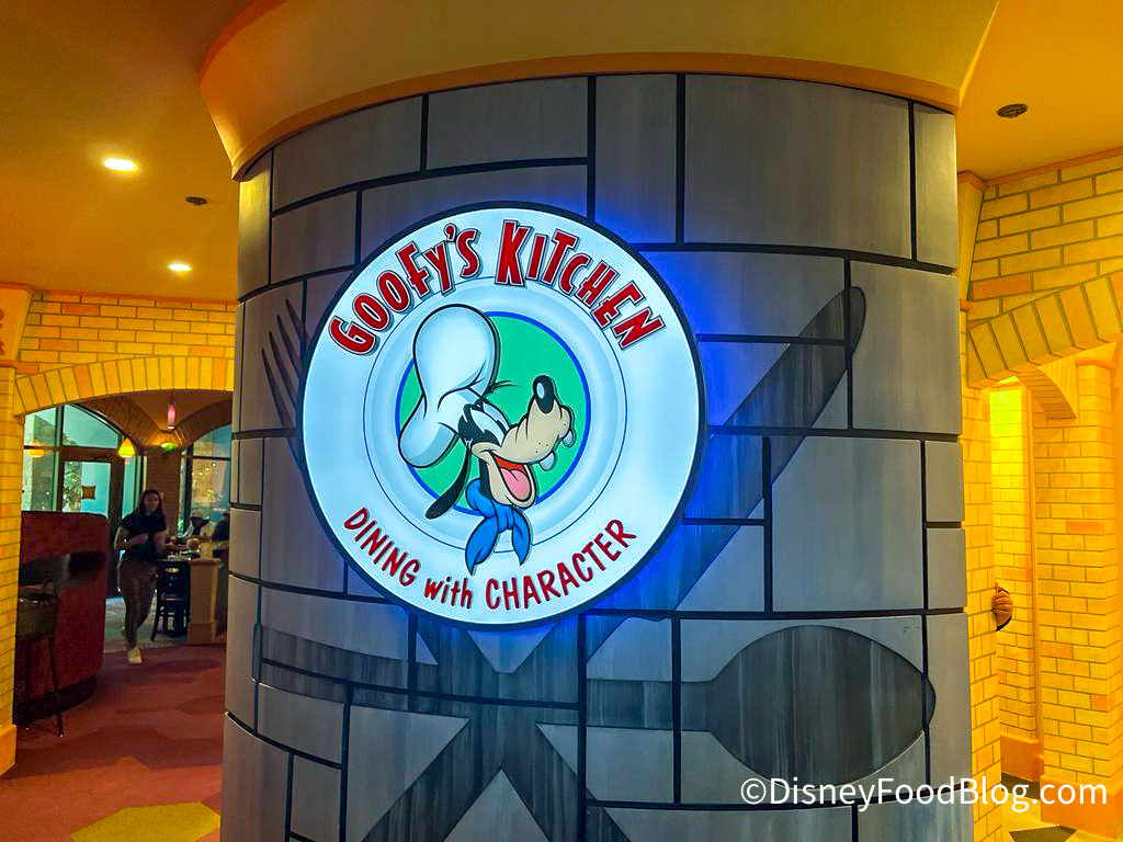 Goofy's Kitchen Review - Disney Tourist Blog