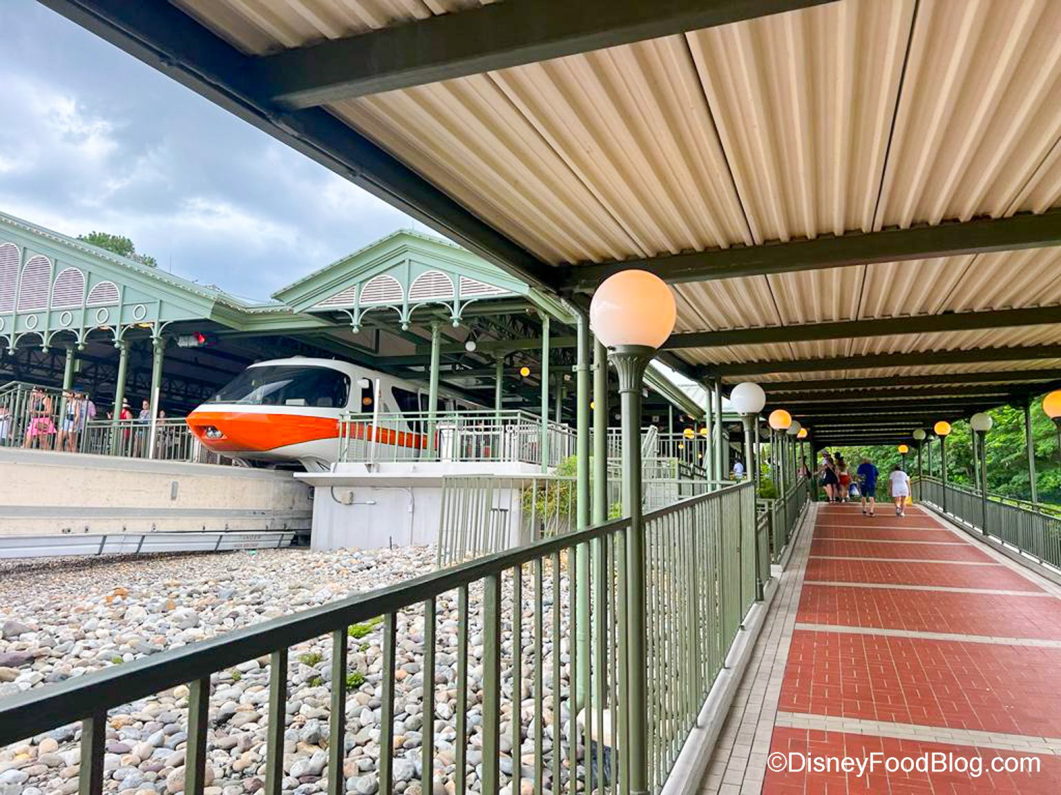 An Empty Disney World Monorail Can Make Your Day – Here's How to Get ...