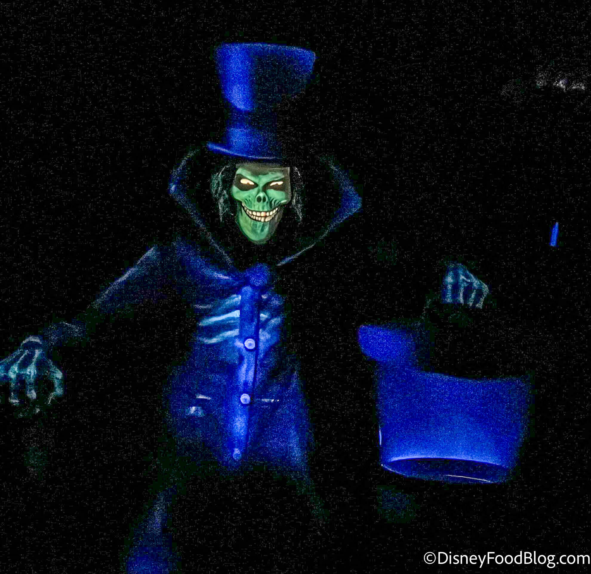 NEW Hatbox Ghost Details Announced for the Haunted Mansion in Disney
