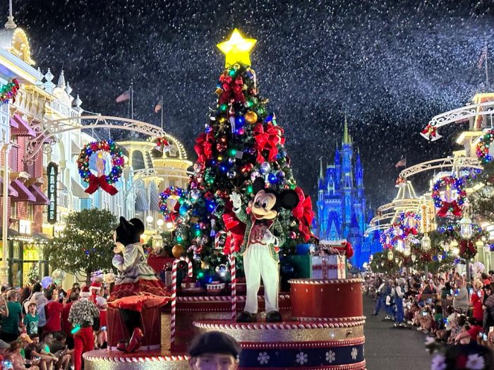 2023-wdw-mk-Mickeys-Very-Merry-Christmas