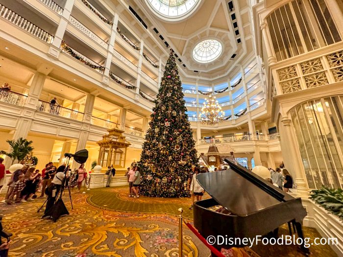 2023-WDW-Grand-Floridian-Hotel-Holiday-C