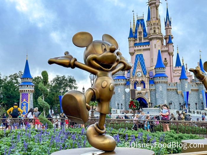 2023-WDW-Magic-Kingdom-Mickey-and-Minnie