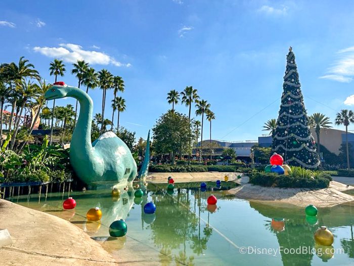 2023-wdw-dhs-hollywood-studios-holiday-d