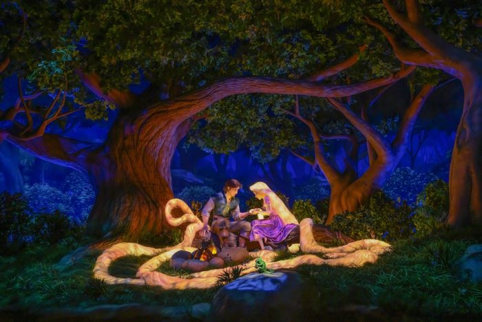 Rapunzels-Lantern-Festival17-700x467.jpg