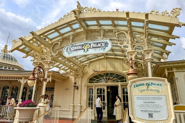7 Rules to Avoid Overpaying at Disney World’s Sit-Down Restaurants