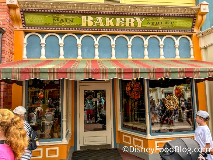 2024-WDW-magic-kingdom-main-street-baker