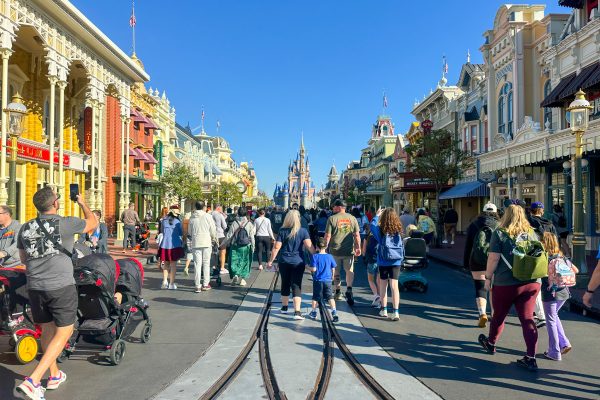 Best Men’s Shoes for Disney World in 2026