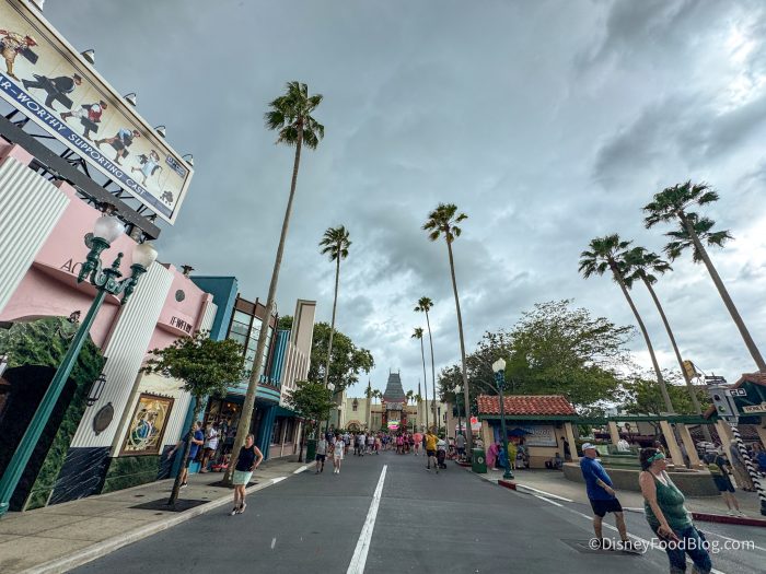 2025-WDW-hollywood-studios-rainy-day-sto