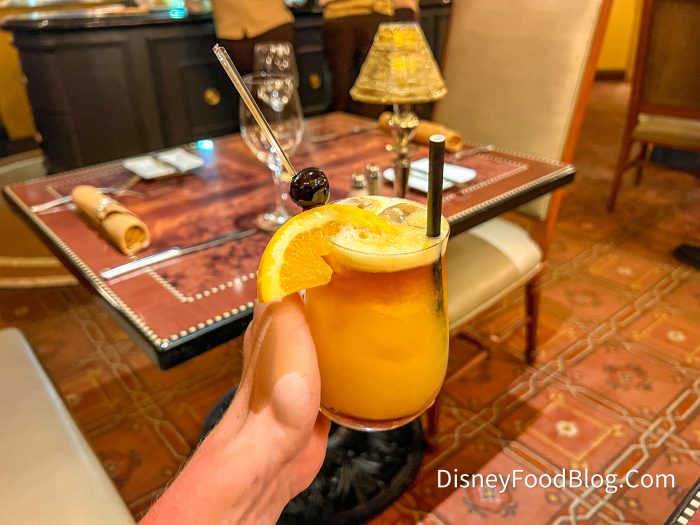 Mai-tai-Carthay-Circle-Restaurant-Disney