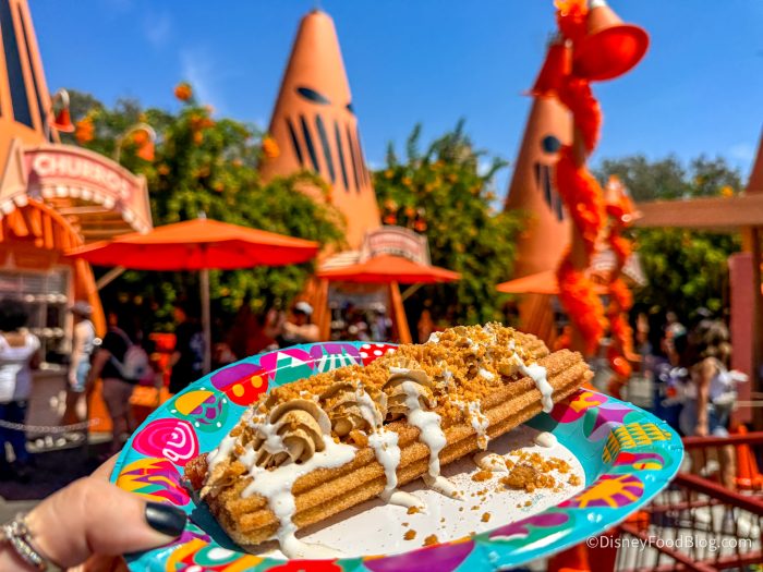 2025-DLR-DCA-cozy-cone-hotel-Pumpkin-Pie