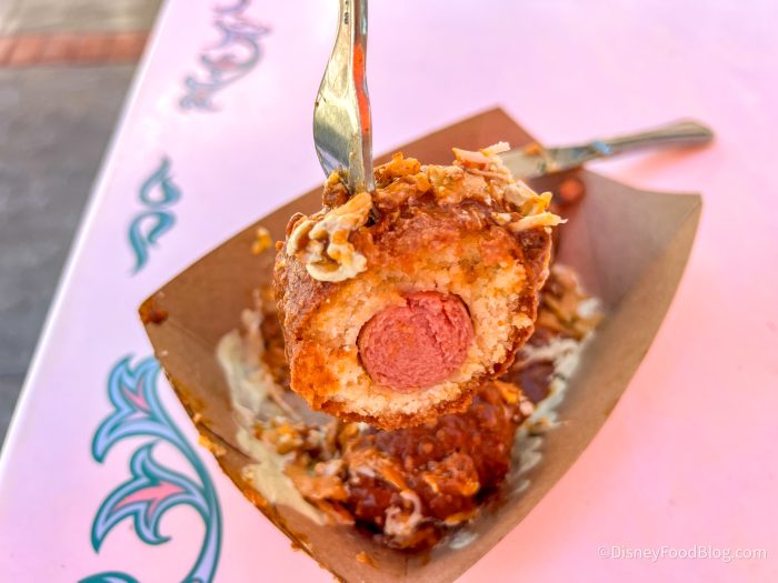 2025-DLR-disneyland-little-red-wagon-Chi