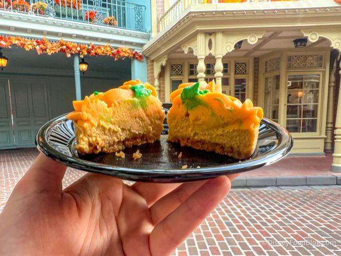 2025-WDW-magic-kingdom-main-street-baker
