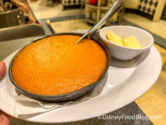 2025-wdw-dhs-50s-prime-time-cornbread-sk