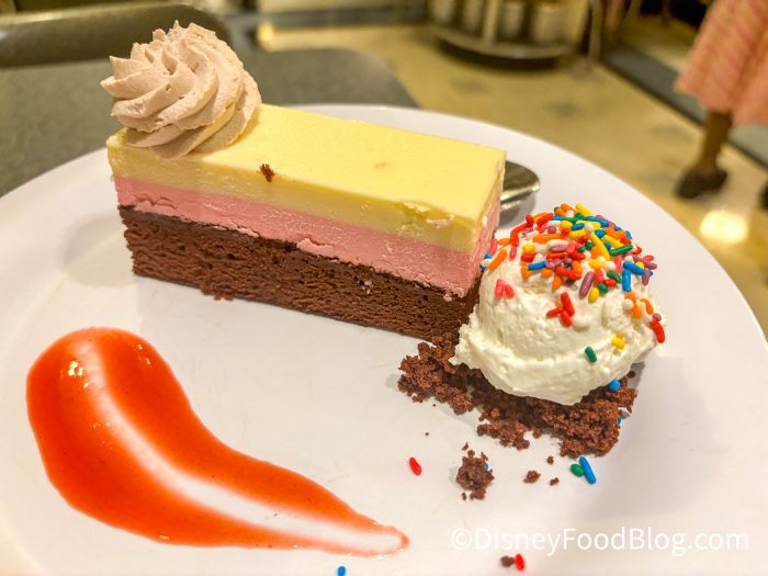 2025-wdw-dhs-50s-prime-time-neapolitan-b