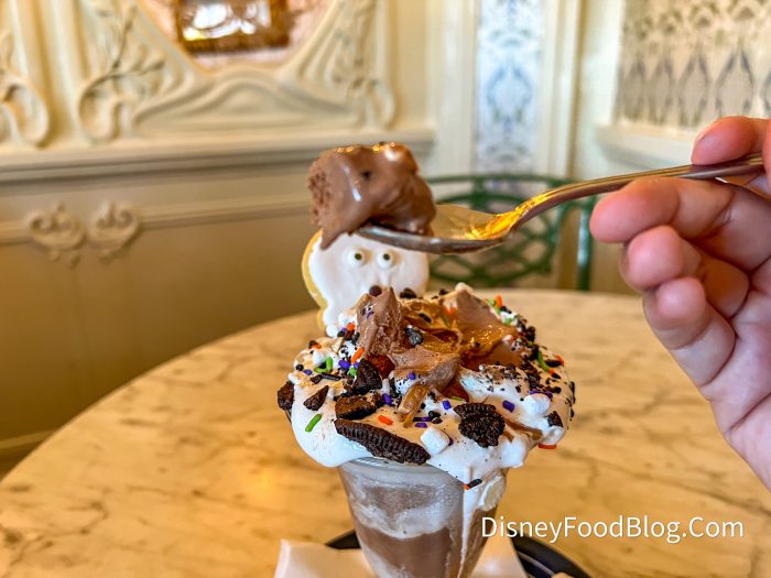 Ghostly-Delight-Sunday-Plaza-Restaurant-