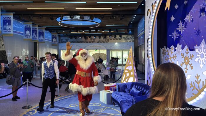2025-wdw-epcot-foth-santa-meet-and-greet