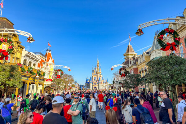 Disney JUST ANNOUNCED the Official Dates for the Holidays at Disney World
