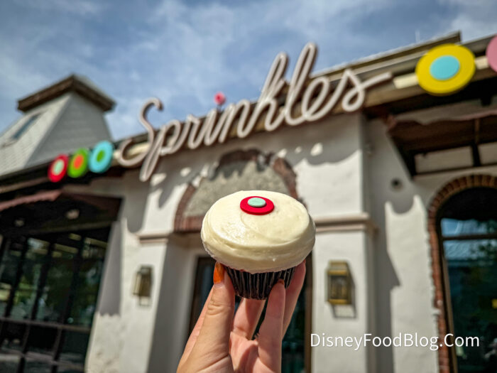 Sprinkles-Cupcakes-Disney-Springs-3-700x