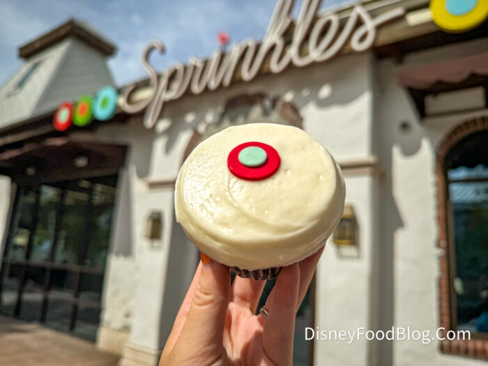 Sprinkles-Cupcakes-Disney-Springs-5-700x