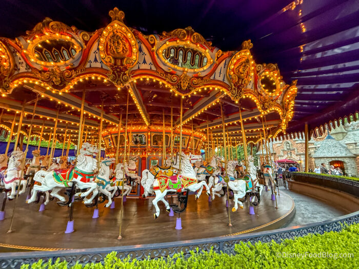 2026-DLR-disneyland-fantasyland-atmo-07-