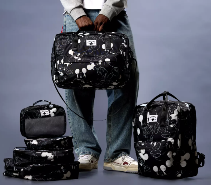 Mickey-Mouse-Black-White-Packing-Case-Se