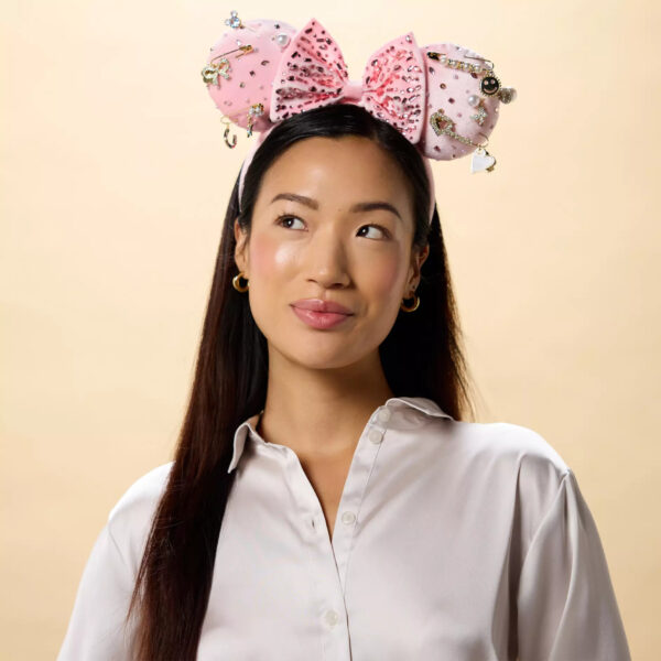 2026-disney-store-minnie-mouse-custom-ch