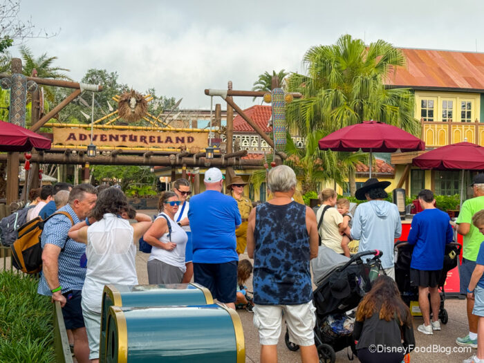 2026-wdw-mk-rope-drop-crowds-adventurela