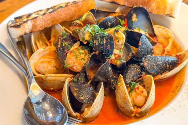 5 Cast Member-Approved Restaurants Near Disney World