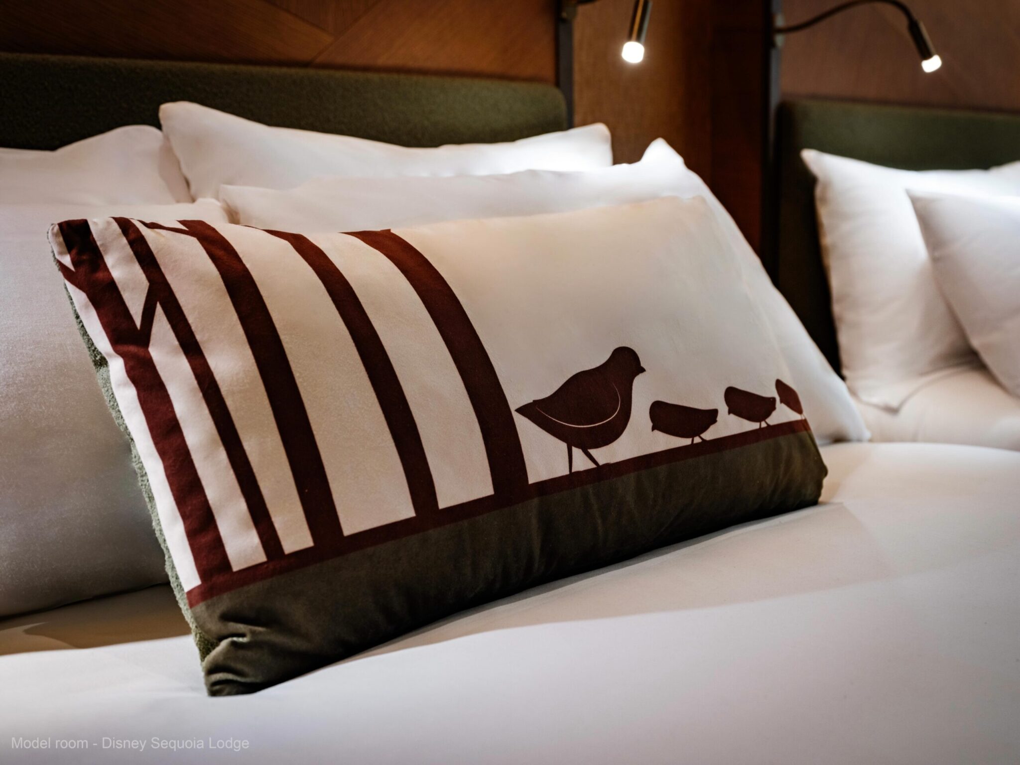 Disney Dropped NEW LOOK at This Hotel Refurbishment - Disney by Mark