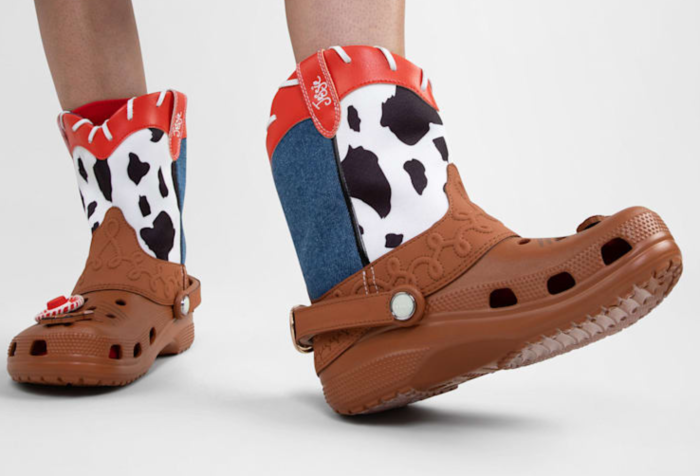 crocs-2026-toy-story-5-jessie-croot-boot