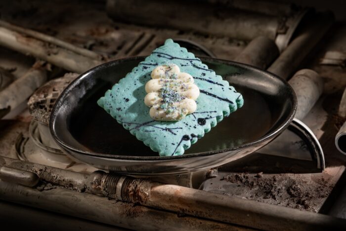 ss-may-the-4th-milk-stand-blue-cake-700x