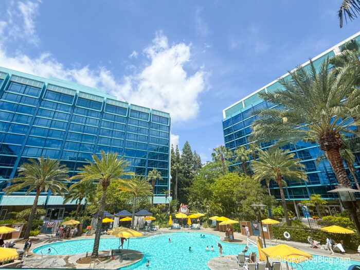 2026-dlr-disneyland-hotel-atmo-16-700x52