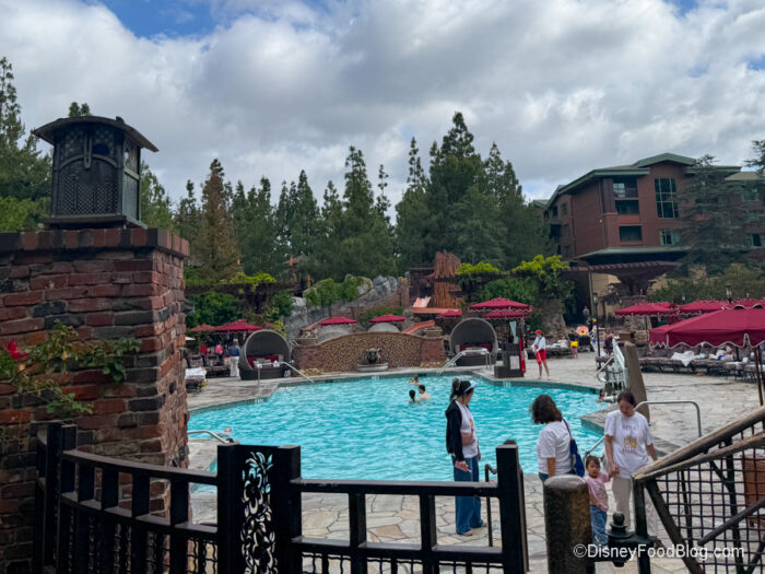 2026-dlr-grand-californian-atmo-3-700x52