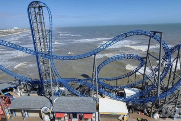 8 Students Rescued From 100-Foot Roller Coaster Lift After Being Stuck For Hours
