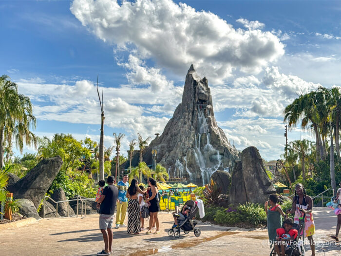 2026-universal-orlando-volcano-bay-night