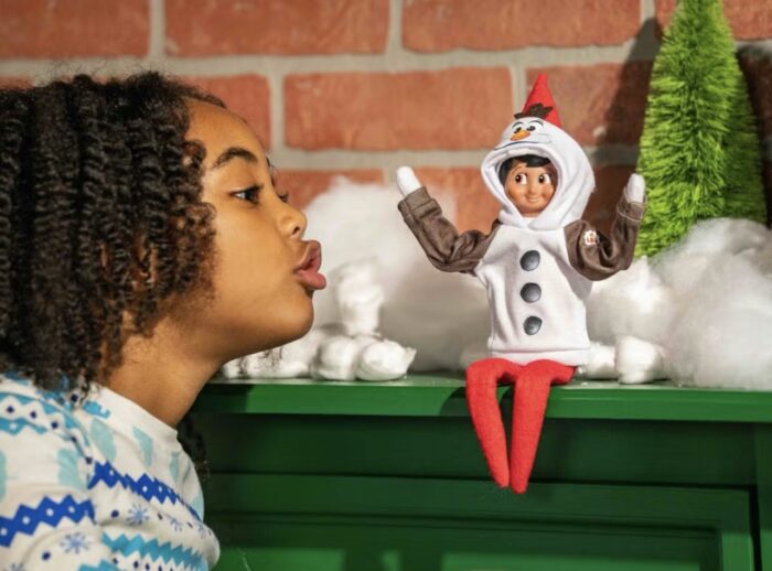 Elf-on-the-Shelf-x-Disney-Collab-Olaf-La