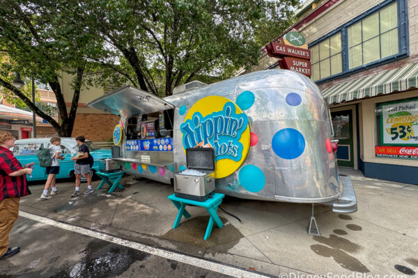 REVIEW: You Can ONLY Get These Popular Desserts at Dollywood