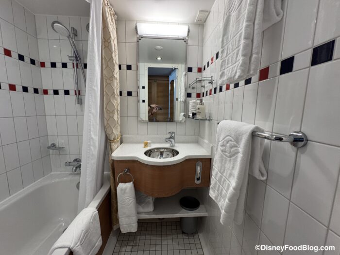 DFB-Deluxe-Oceanview-Staterooms-with-Ver