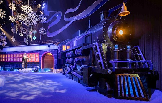 Why We’re Running to This Hotel 15 Minutes From Disney World for Christmas