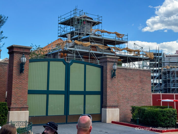 2026-wdw-dhs-monstropolis-monsters-inc-l
