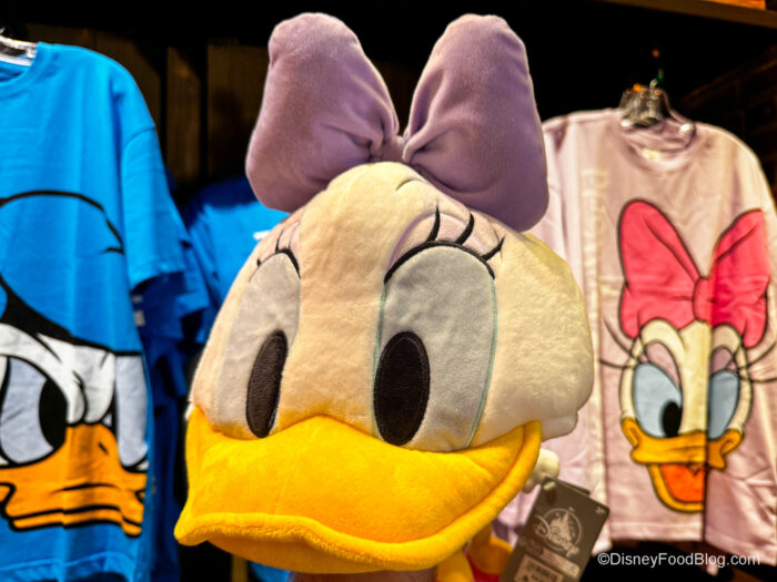 2026-wdw-mk-currtain-call-daisy-head-hat