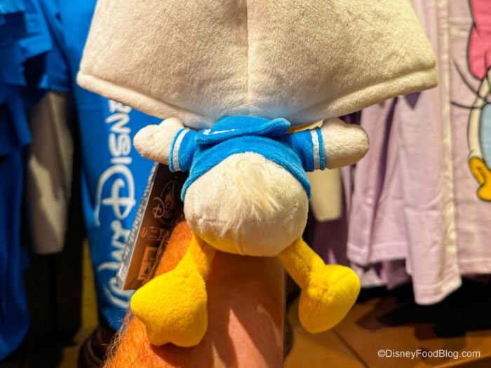 2026-wdw-mk-currtain-call-donald-head-ha