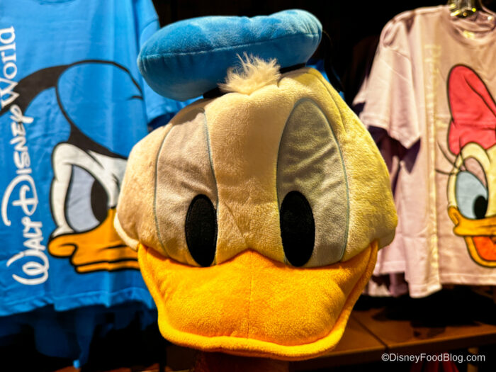 2026-wdw-mk-currtain-call-donald-head-ha