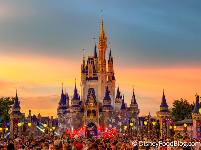Cinderella-Castle-4th-of-July-Attraction