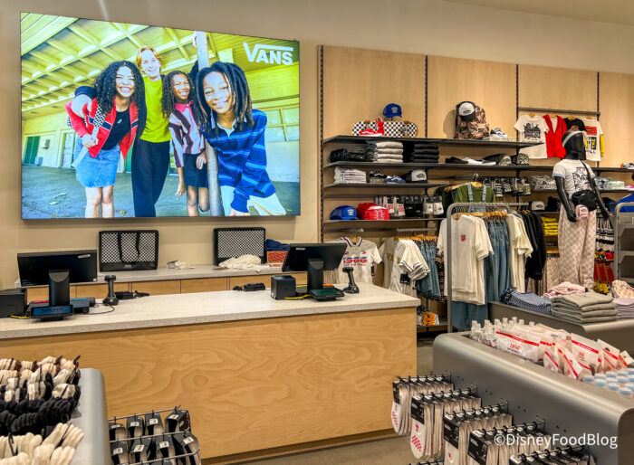 DFB-Vans-Shopping-Town-Center-Disney-Spr