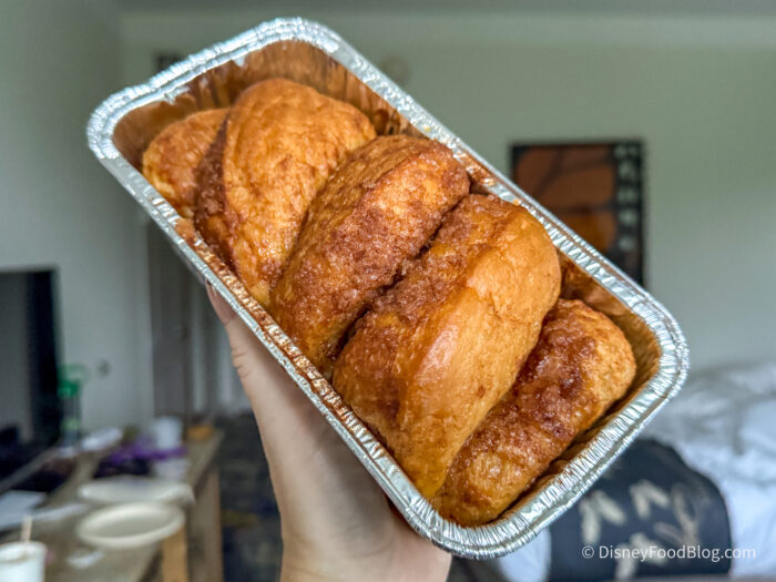 cinnamon-bread-room-service-dollywood-70